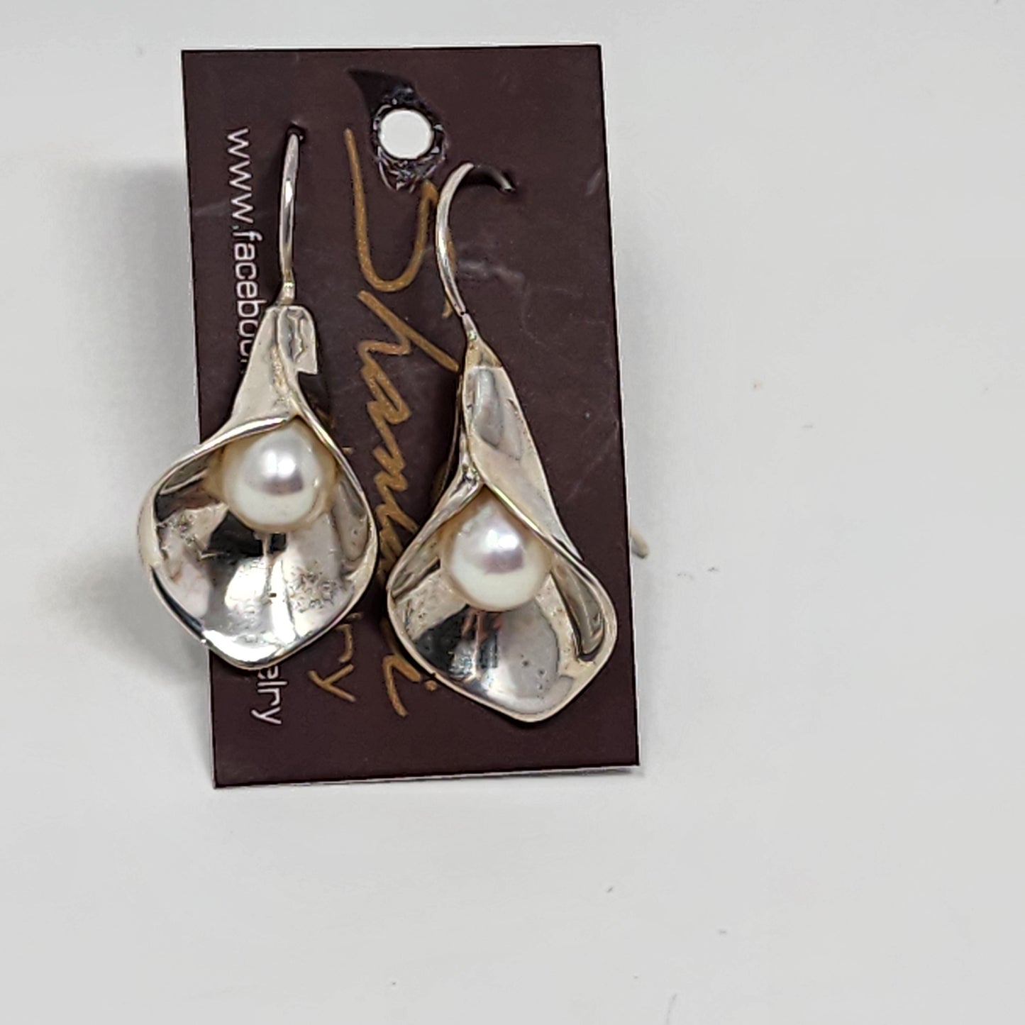 Calla Lily with Pearl Earrings