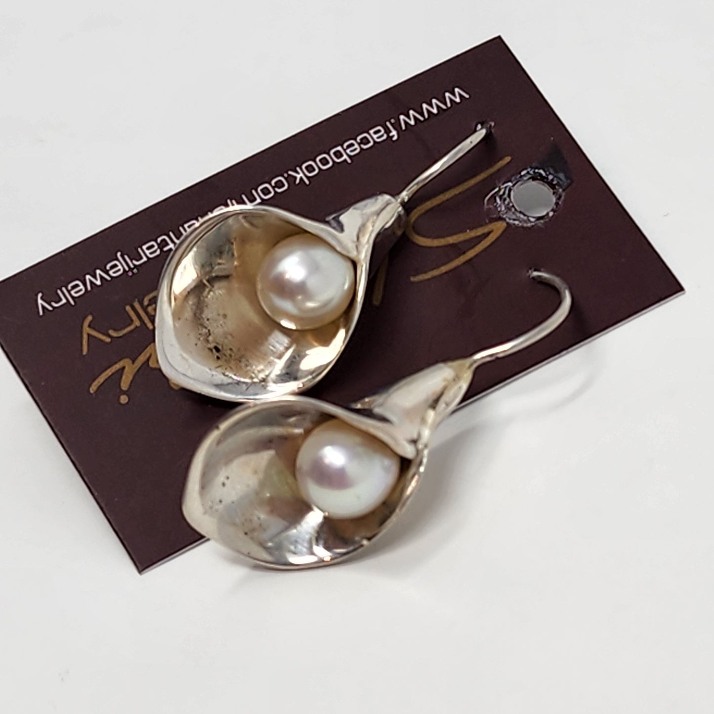 Calla Lily with Pearl Earrings