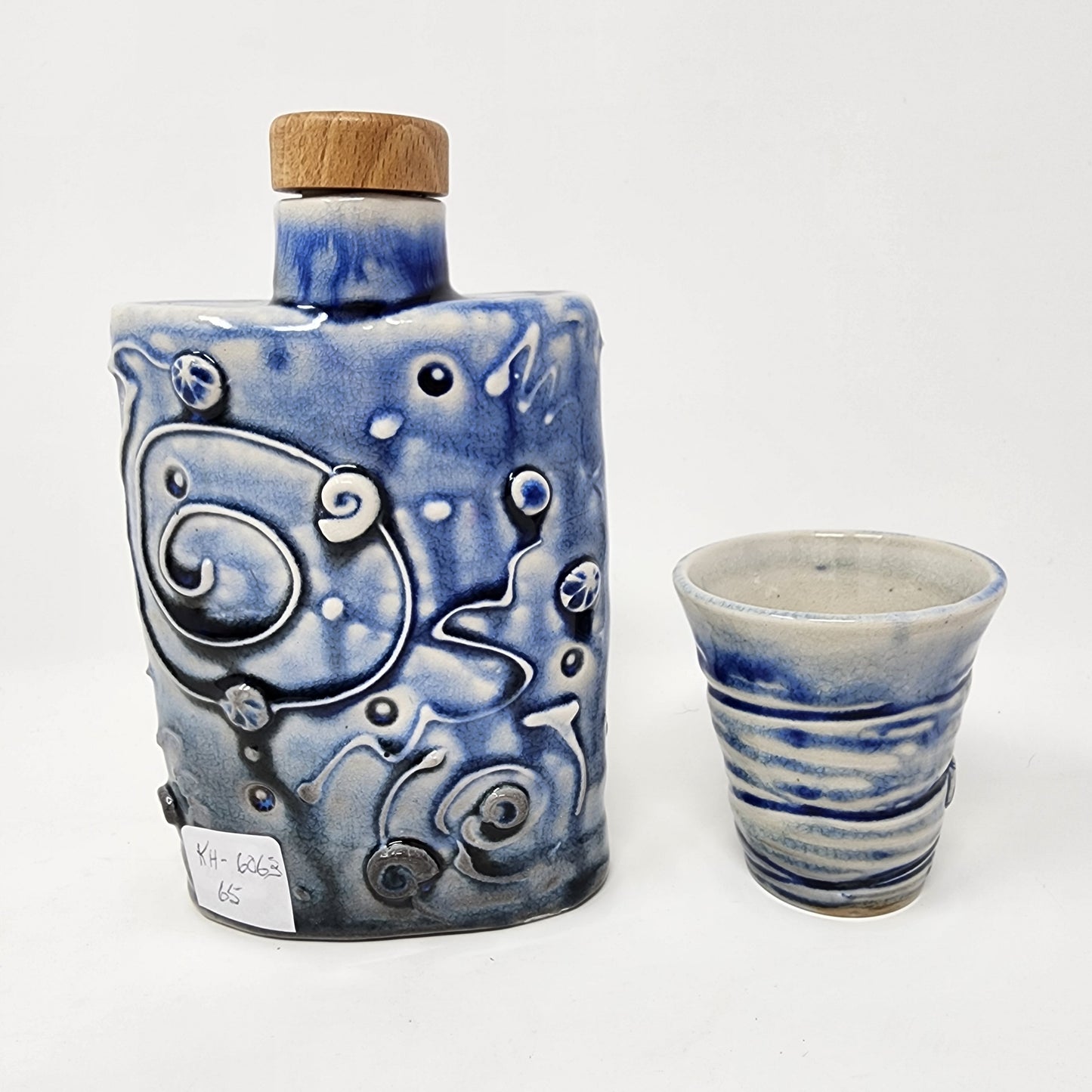 Ocean Style Textured Flask with Shot Glass