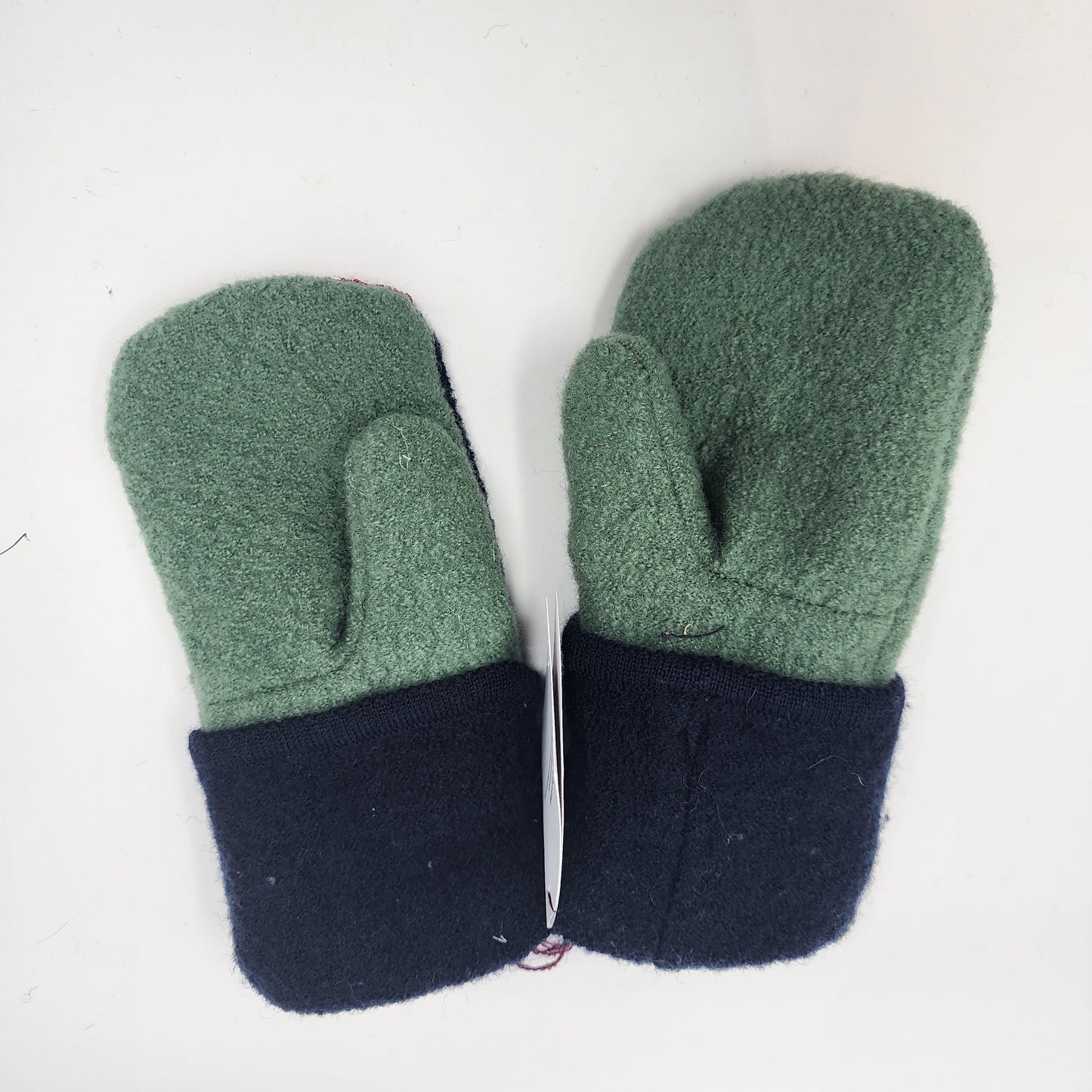 Small Berry Botanical Mittens