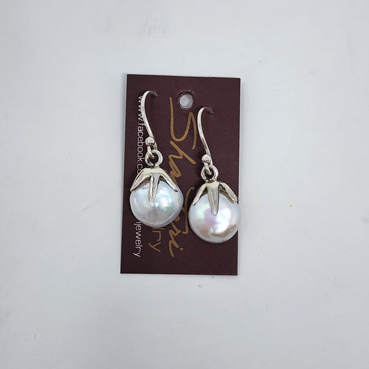 Claw Pearl Earrings