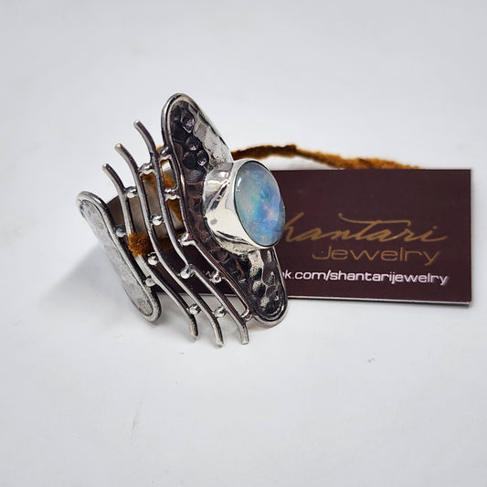 Wave Mesh Silver Abstract Ring with Opalesic Stone