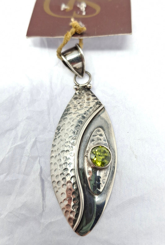 Pendant - Silver multi texture with Peridot