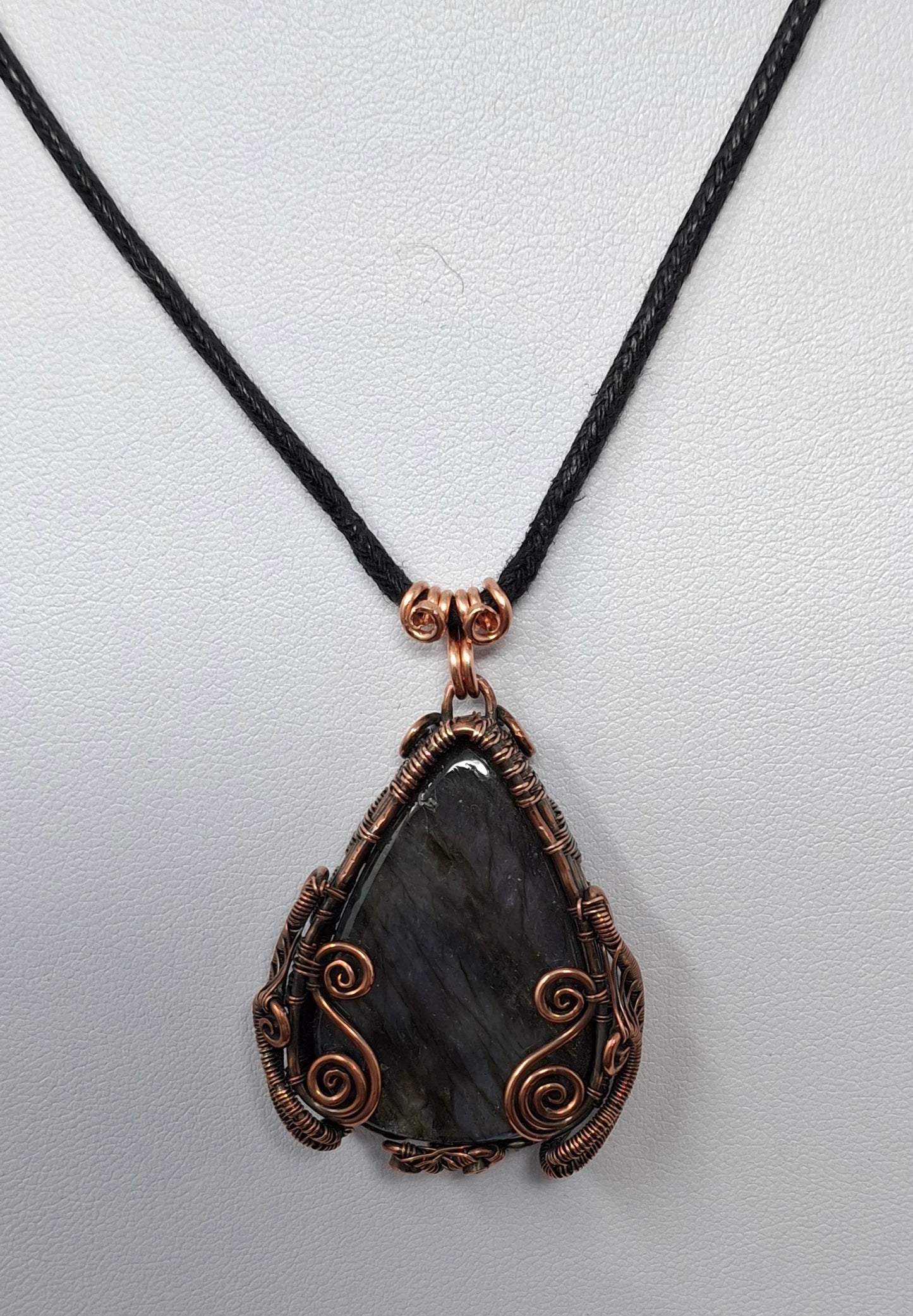 Copper necklace with purple labradorite