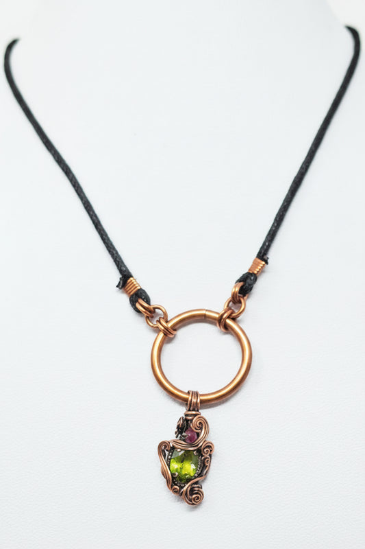 Copper necklace with Peridot and dyed jade